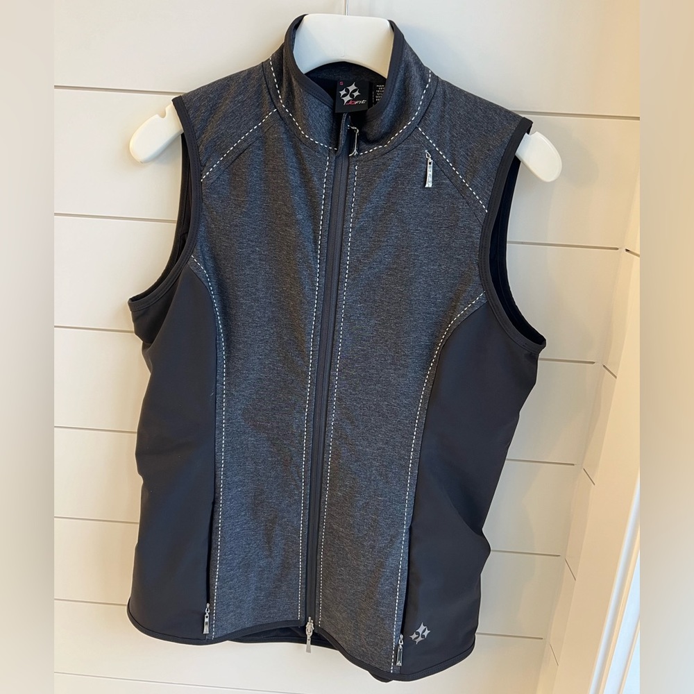 Women’s golf vest size small